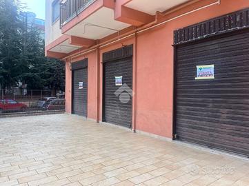 NEGOZIO A MARANO DI NAPOLI