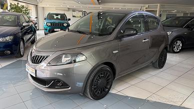 Lancia Ypsilon 1.0 FireFly 5 porte S&S Hybrid Silv