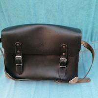 Borsone da lavoro in cuoio.