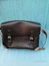 Borsone da lavoro in cuoio.