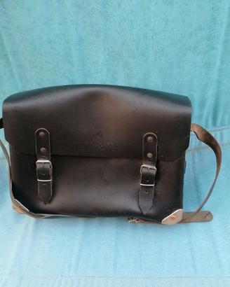 Borsone da lavoro in cuoio.