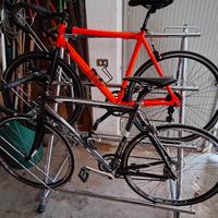 2 bici da corsa con porta bici 