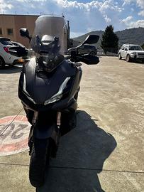 Honda adv 350