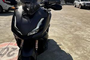 Honda adv 350