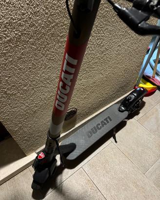 Monopattino ducati