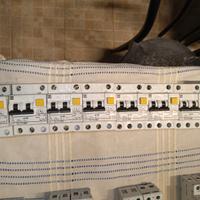 8interruttori differenziale salvavita F&G Moeller