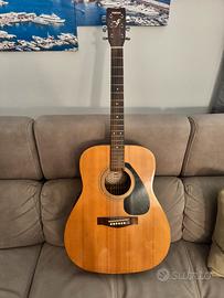 Chitarra acustica