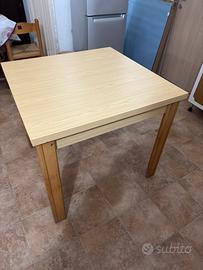 Tavolo in Legno 8 Posti