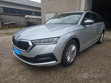 Skoda Octavia 2.0 TDI EVO SCR DSG Wagon Style