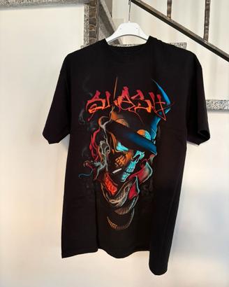 T-Shirt con Stampa Nuova