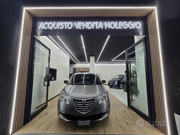 Lancia Ypsilon 1.3 MJT 75 CV Unyca
