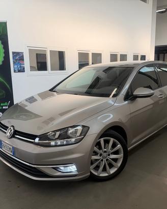 Volkswagen Golf 2.0 TDI DSG 5p. Highline BlueMotio