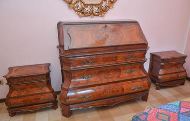 Tris di mobili d’epoca in legno intarsiato