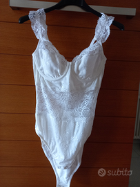 Body Cacharel Lingerie in pizzo bianco nuovo