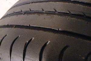 Gomme estive 225 40 18 92y 