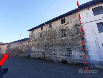 Immobile in asta di 253 m² con 5 locali a Lombardo