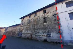 Immobile in asta di 253 m² con 5 locali a Lombardo