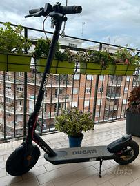 Monopattino Elettrico Ducati Pro 500W