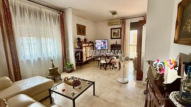 Appartamento a Napoli Piazza Pilastri 5 locali