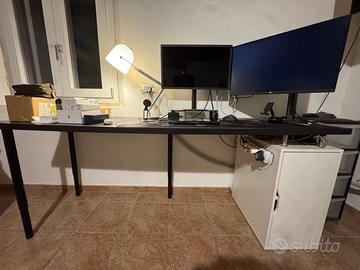 Scrivania IKEA componibile, completa o a pezzi