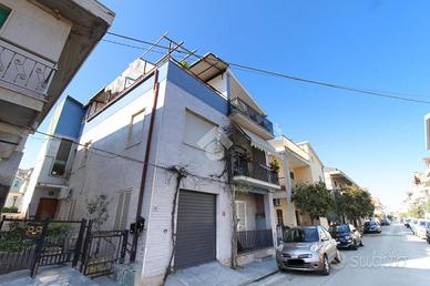 4 LOCALI A ROSETO DEGLI ABRUZZI