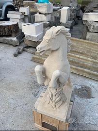 Statue in pietra di vicenza