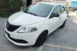 Lancia Ypsilon 1.0 FireFly 5 porte S&S Hybrid Ecoc