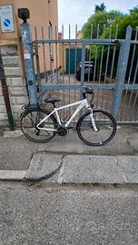 bicicletta CUBE citybike come nuova