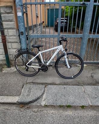 bicicletta CUBE citybike come nuova