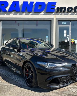Alfa Romeo Giulia 2.9 t V6 Quadrifoglio 510cv Akra
