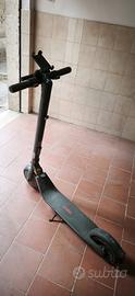 Monopattino elettrico Ninebot E22E 