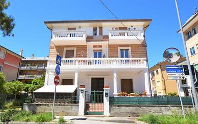 65 mq con balconi vista mare e corte, a soli 100 m