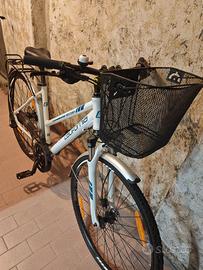 bicicletta donna mai usata 