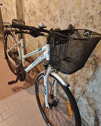 bicicletta donna mai usata 