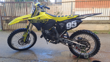 Suzuki rm