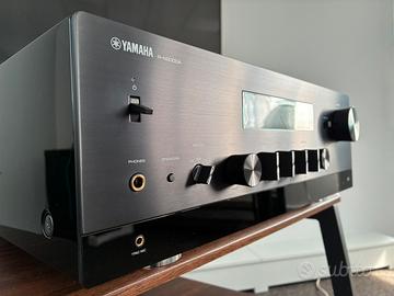 Yamaha R-N2000A Nero
