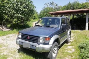MITSUBISHI PAJERO 1996