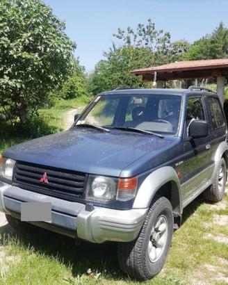 MITSUBISHI PAJERO 1996
