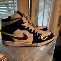 Jordan 1 Mid nero lucido bianco oro
