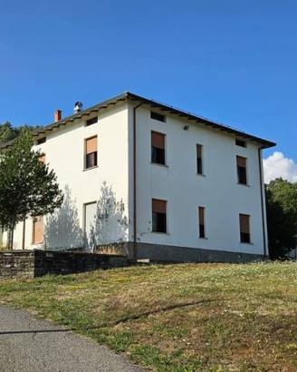 Villa di 300 m² con più di 5 locali e box auto dop