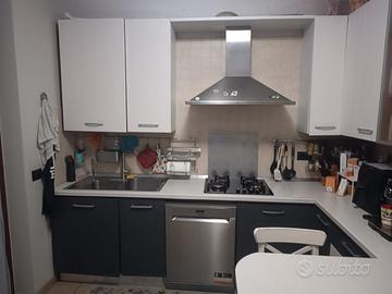 Cucina completa di elettrodomestici – Ottime condi