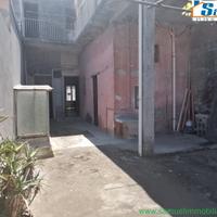 Mascali, singola con corte (CT)