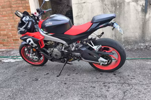 Aprilia Tuono 660