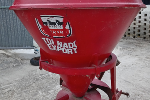 Spandiconcime Carraro