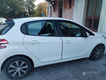 Peugeot 208 diesel 1400 cambio automatico 