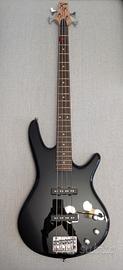 Basso Ibanez soundgear con amplificatore