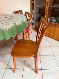 Tavola e sedie in regno