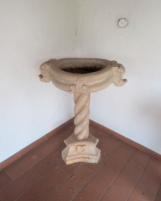 FONTE BATTESIMALE/ACQUASANTIERA IN MARMO 