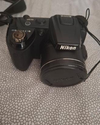 Nikon Coolpix L120 + SD 16 GB + Custodia