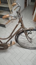 BICI DA DONNA A BACCHETTA 